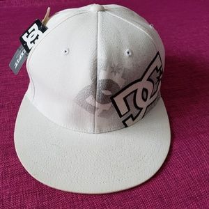DC Shoes 210 Fit/Flexfit Hat  White/Blacke Cap